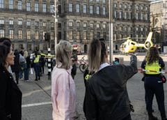 Amsterdam, accoltellamento in piazza Dam: 5 feriti, fermato un sospettato – Il Fatto Quotidiano Amsterdam, accoltellamento in piazza Dam: 5 feriti, fermato un sospettato – Il Fatto Quotidiano