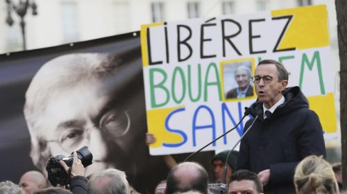 Condannato a 5 anni di carcere lo scrittore Sansal: 80 anni, malato, è vittima delle tensioni tra Parigi e Algeri – Il Fatto Quotidiano Condannato a 5 anni di carcere lo scrittore Sansal: 80 anni, malato, è vittima delle tensioni tra Parigi e Algeri – Il Fatto Quotidiano