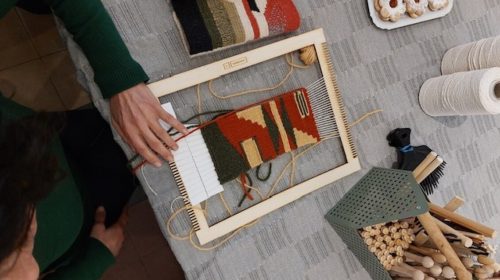 Sonia, la maestra che insegna l’arte del telaio – Tempo Libero – Ansa.it