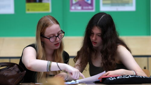 Governo Gb vuole inserire IA e mutui fra le materie scolastiche – Notizie – Ansa.it